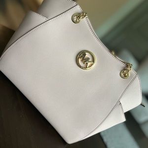 Michael Kors  ‘Jet Set Travel’ Bag! Perfect condition! Never Used! Tag still on